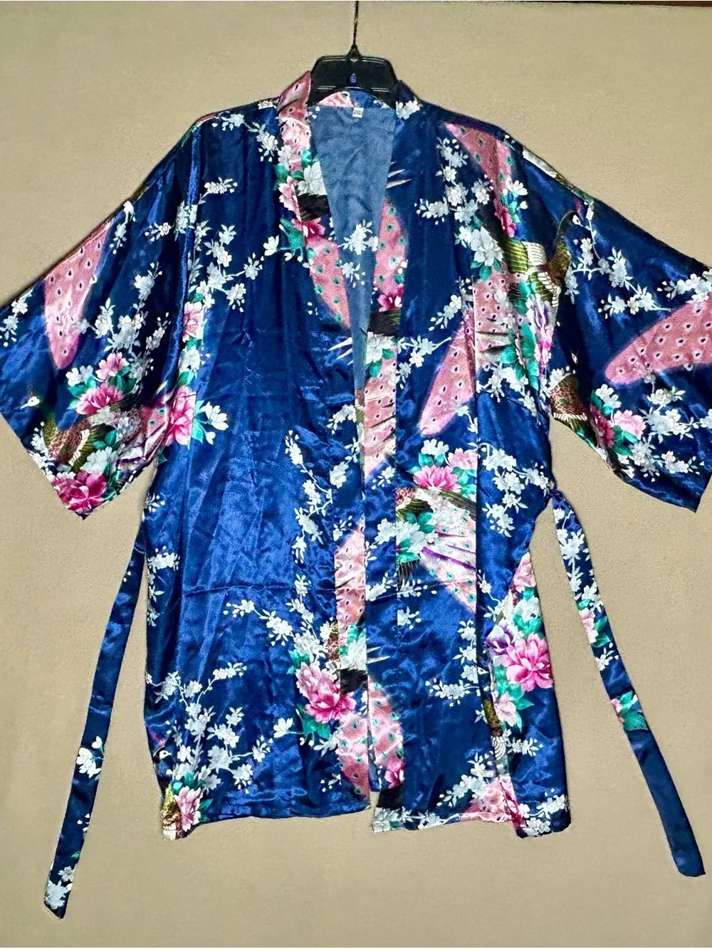 Plus size Kimono-Style Robe Floral with beautiful peacocks. Satin material 1X2X